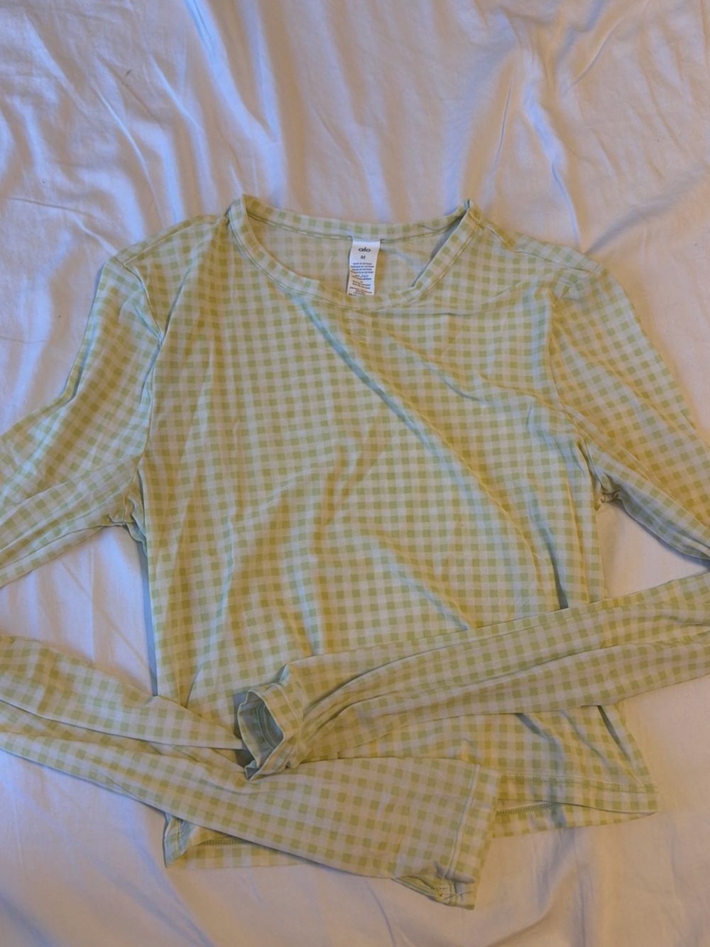 ALO Yoga Lime Green Gingham Long-Sleeve Cropped Top - Picture 4 of 5